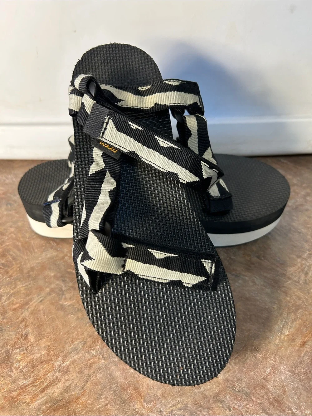 Teva Womens Original Universal Balance Black/White Strappy Sandal Sz 8